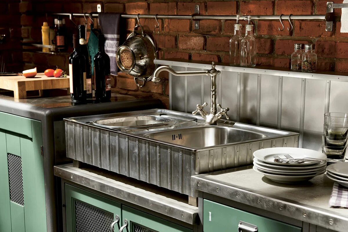 Кухонная мебель мойка. Marchi cucine кухни. Кухонная раковина в стиле лофт. Кухня в стиле ретро. Кухня из металла в стиле лофт.
