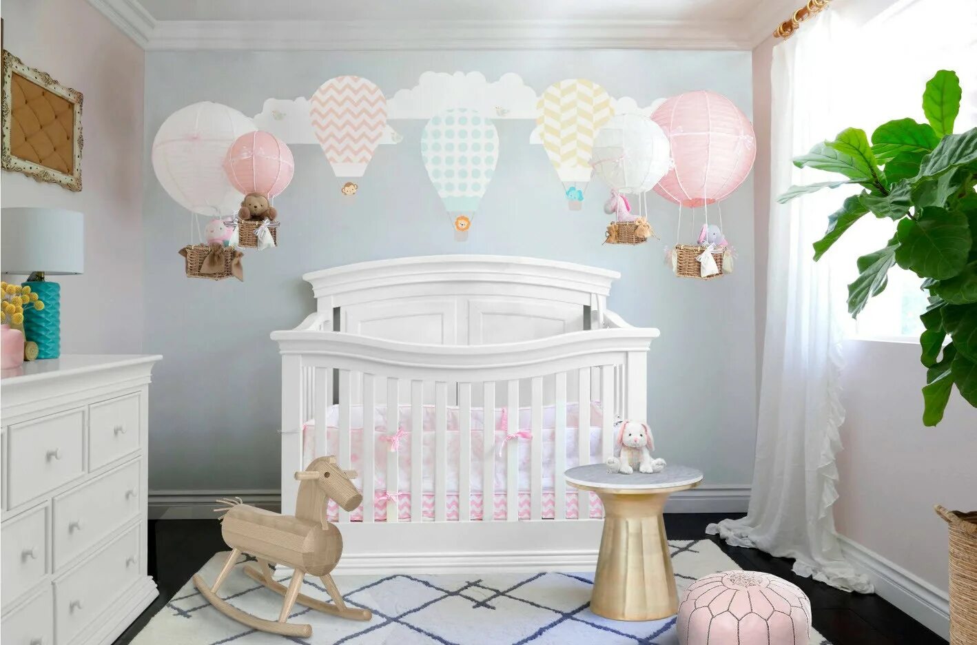 Baby bedroom. Комната для новорожденного. Спальня для новорожденной девочки. Декор детской комнаты для новорожденного. Комната для младенца девочки.