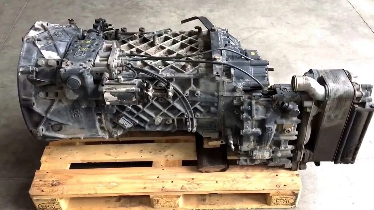 Коробка переключения передач zf. Коробка ЗФ 16с 181. КПП ман ZF 16. ЗФ коробка передач 16 s181. Коробка ман ZF 16 ман.