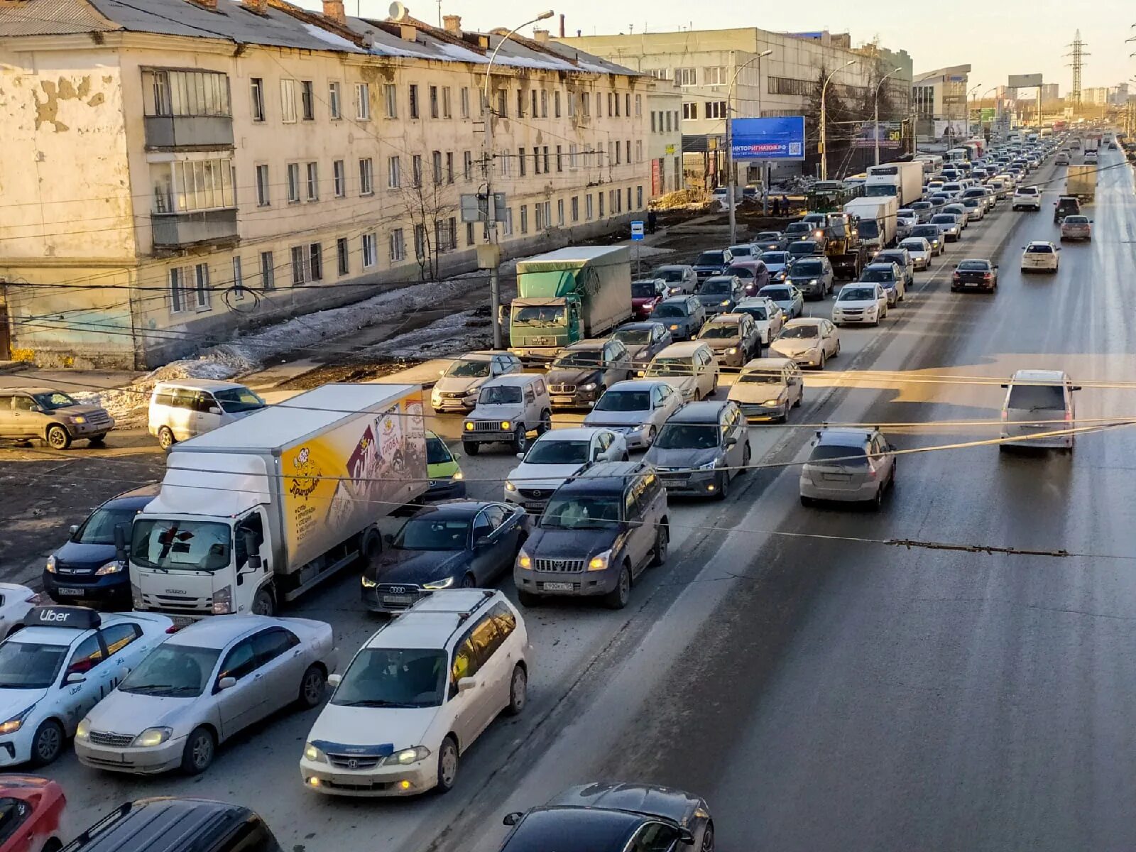 Пробки Новосибирск. Площадь труда Новосибирск пробки. Автомобильный транспорт. Автомобильная пробка. Пробки новосибирск левый берег