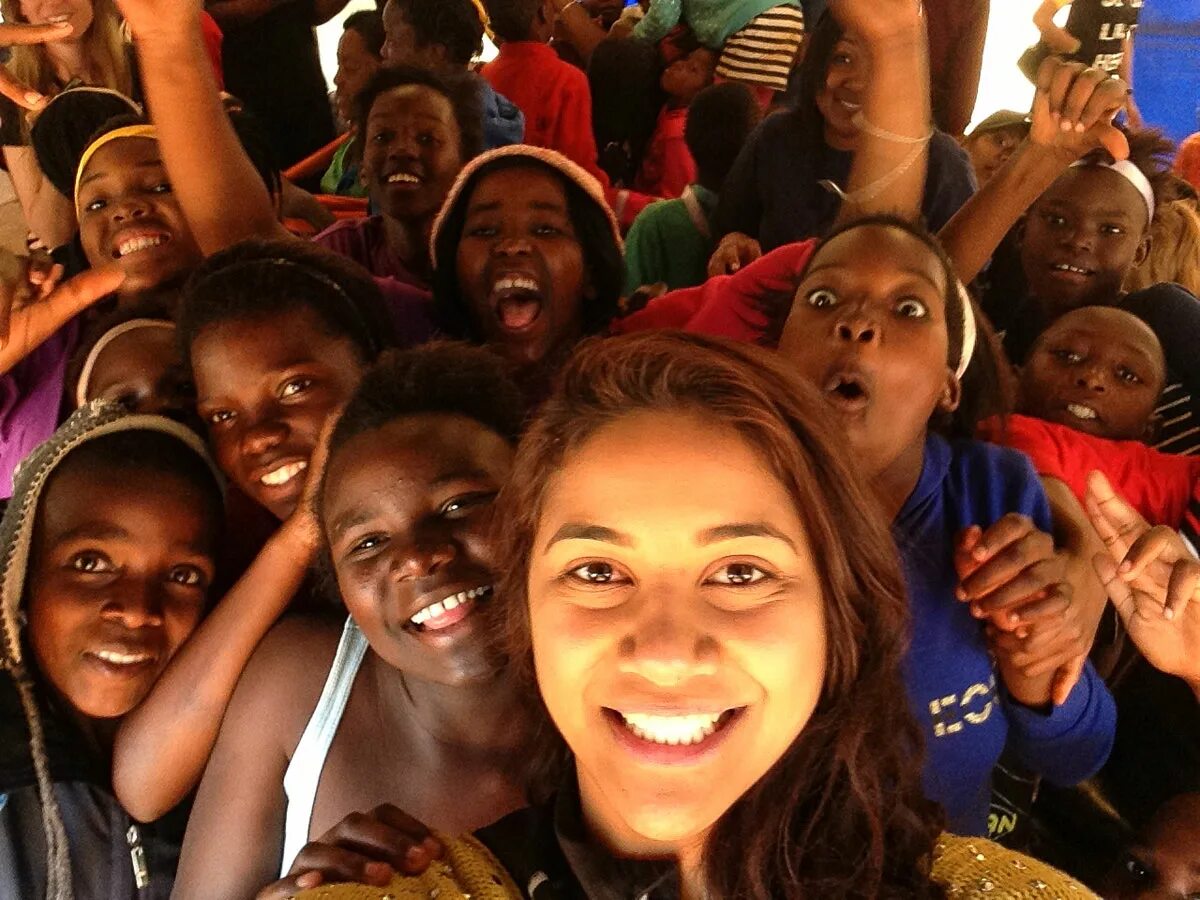 Волонтеры в Африке. ЮАР люди. Звезда Африки. Волонтерство в Африке с детьми. Волонтеры в африку