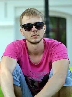 Андрею 30 лет