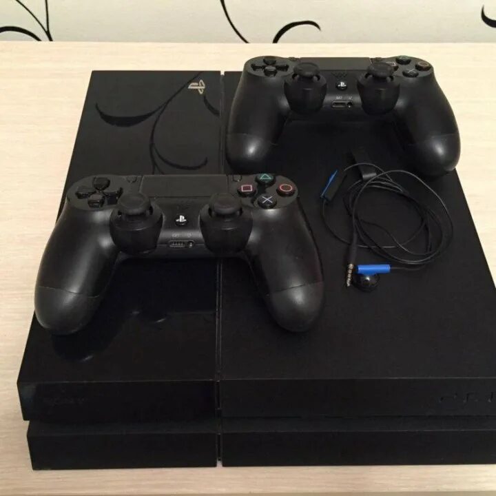 Ps4 2 джойстика. Ps4 fat 2 джойстика. Ps4 Pro 2 джойстика. PLAYSTATION 4 С 2 джойстиками за 12000.