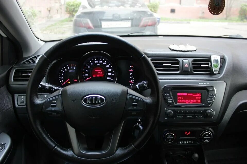 Kia Rio салон 2012 механика. Киа Рио 3 салон механика. Киа Рио 3 Люкс салон. Kia Rio 2012 1,4 салон. Киа рио 3 комплектации