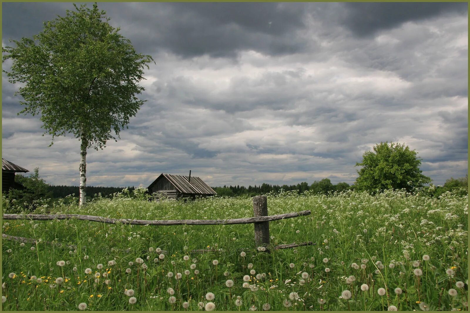 В поле за околицей текст. Слова в поле за околицей. За дальнею околицей слова. Стихи за околицей. В поле за околицей текст.