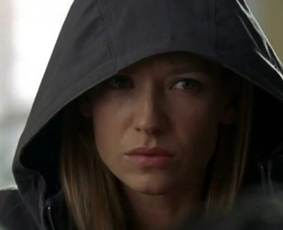 Анна торв. Дань анны. Дань анны. Оливия данэм. Сериал грань анна торв.