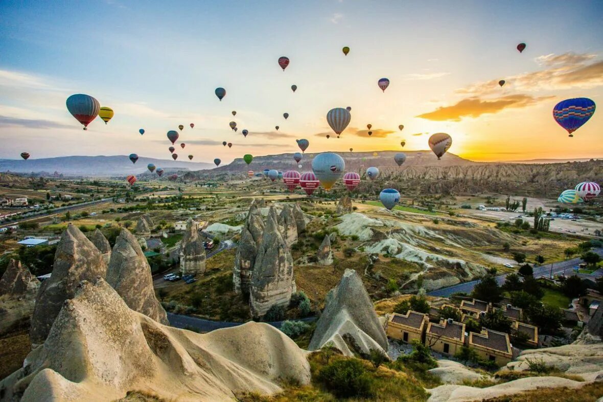 Каппадокия Турция. Анталия Каппадокия. Стамбул Каппадокия. Каппадокия фестиваль воздушных шаров.