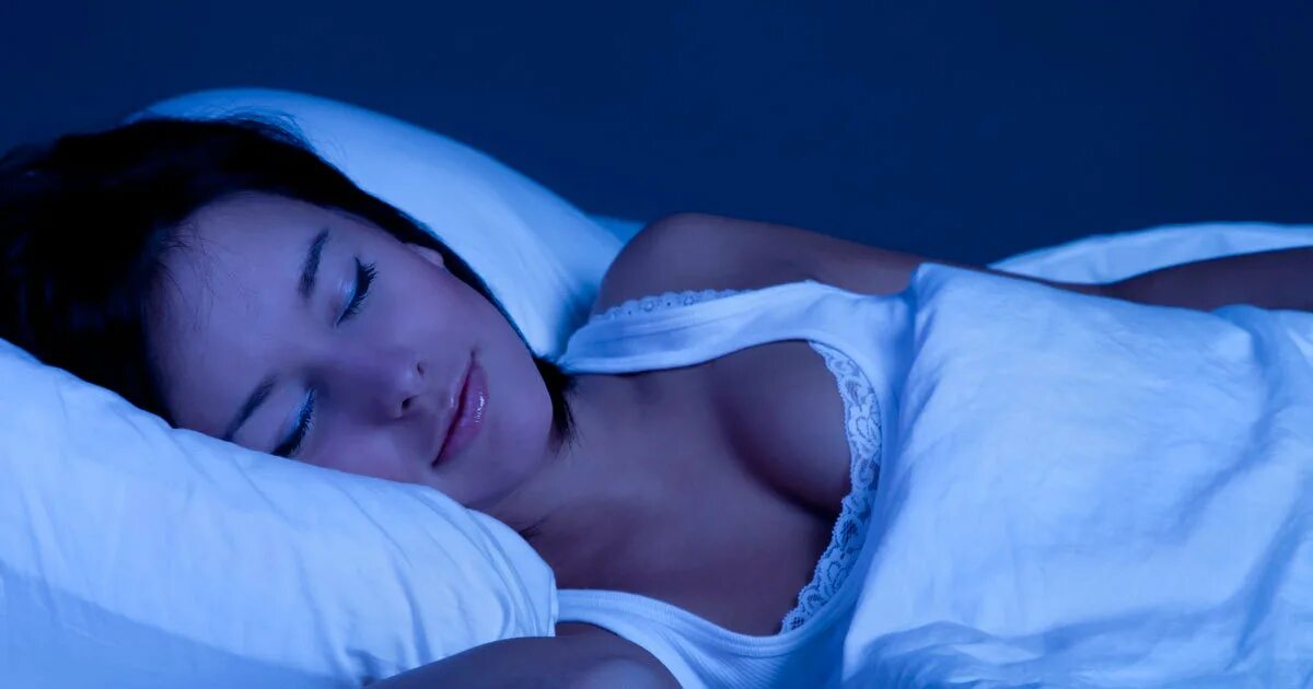 Going sleeping. Девушка спит. Здоровый сон. Крепкий здоровый сон. Красиво спит.