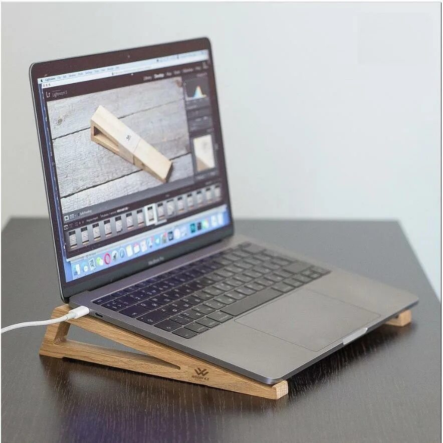 Самодельный ноутбук. Самодельная подставка под ноутбук. Подставка для ноутбука своими руками. Подкладка под ноутбук.