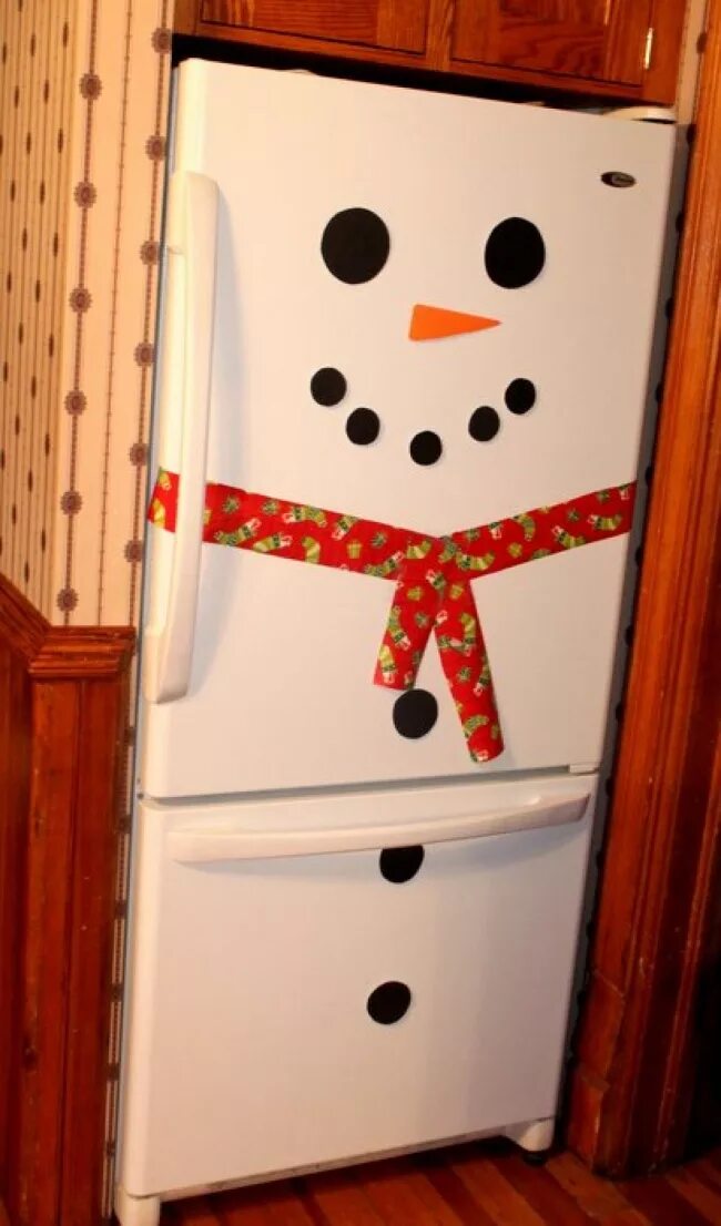 Украсить холодильник. Новогодний декор холодильника. Украсить холодильник к новому году. Новогоднее украшение на холодильник. Что можно сделать из холодильника своими руками