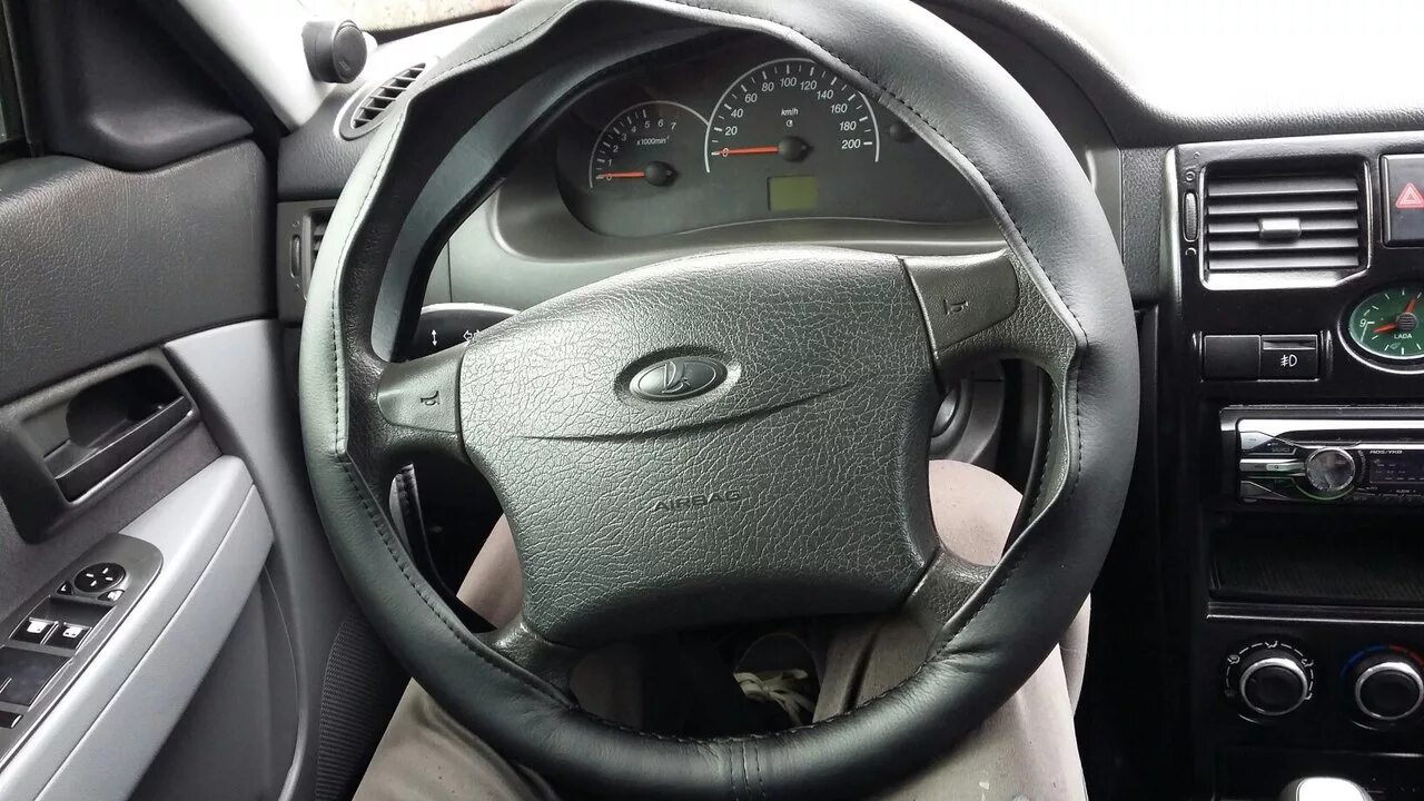 Руль лада приора 2. Диаметр руля приора 1. Руль приора 1. Оплетка на руль citroen c4 2007. Руль приора 2007.