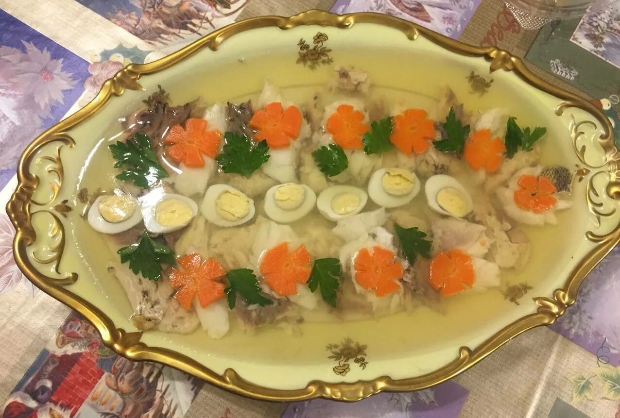 Заливное из свинины с желатином. Рыбное заливное с желатином. заливное рыбное холодец студень. рыбное заливное фотофото. рыбное заливное мраморное.