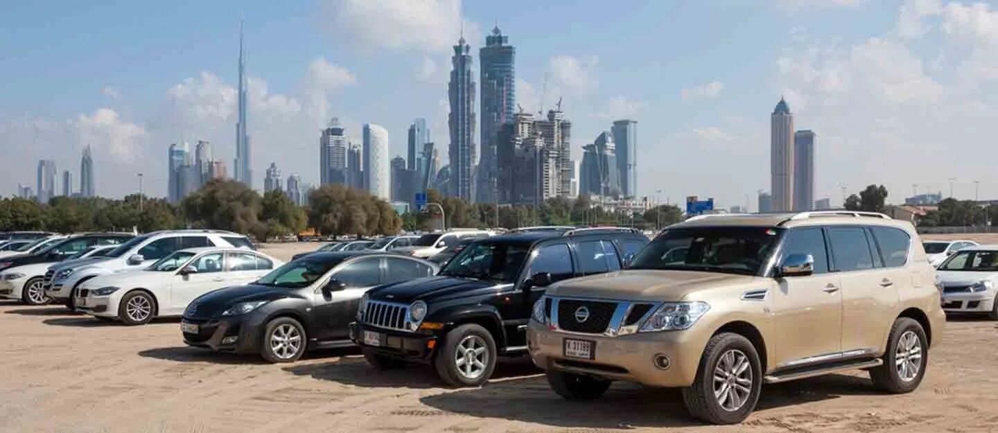 Ала автомобиля. Фдаджио Дубай. Дубай рынок авто Аль Авир. Такси Дубай 2023. Парк Джипы в Дубай.