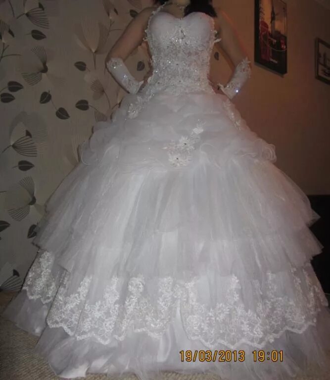 Куплю платье бу. Свадебное платье 2000 года. Свадебные платья 2000-х годов. Платье свадебное пышное 2000. Свадебное платье 90 2000.