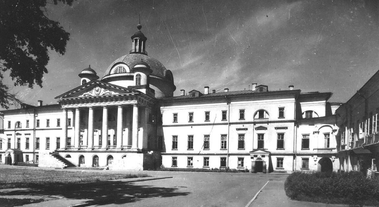 Первая городская. Голицынская больница Казаков. Голицынская больница. Москва. 18 Век. Голицынская больница 19 век. Архитектор Казаков Голицынская больница.