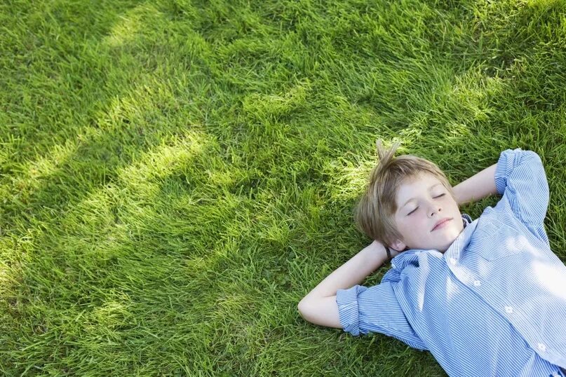 Релакс для детей слушать. Дети релакс для детей. relax картинка для детей. детка релакс. relaxed фото подростки.