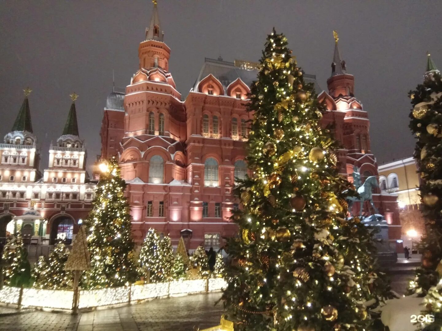 Каток на манежной площади в спб. Новогодняя ярмарка на манежной площади 2023. Манежная площадь график работы. Петербургская ярмарка 2021. Рождественская ярмарка на манежной площади.