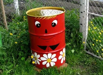 В саду стояла бочка