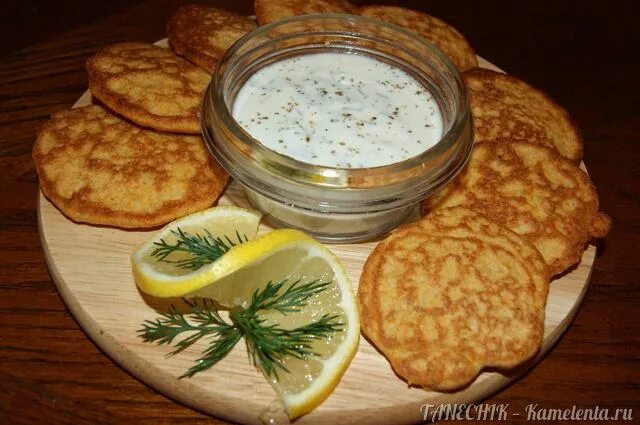Икорники. Оладьи из икры. Оладьи из рыбьей икры. Икорники из сазана. Икряники из икры карася на сковороде.