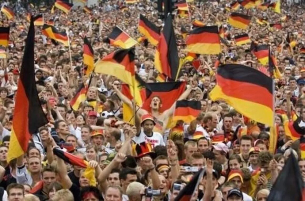 Занятое население германии. Население Германии. Городское население Германии. Столица Германии население. Население Германии нации.