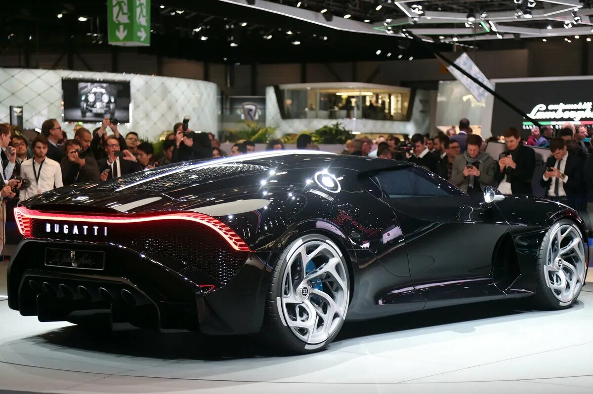 Pagani huayra hermes. Бугатти за миллиард 2019. Ауди r8 красная. Фольксваген бугатти. Бугатти вейрон 16 4 super sport.