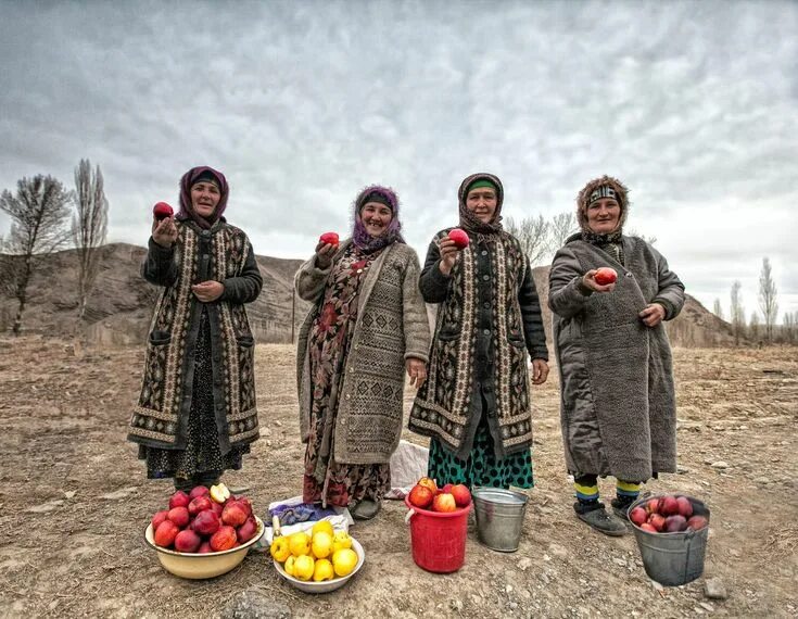 Таджикистан горы шахристан. Таджикистан горы шахристан. Погода в шахристане таджикистан на 10 дней. Эмомали рахмон 1995. Таджикистан горы шахристан.