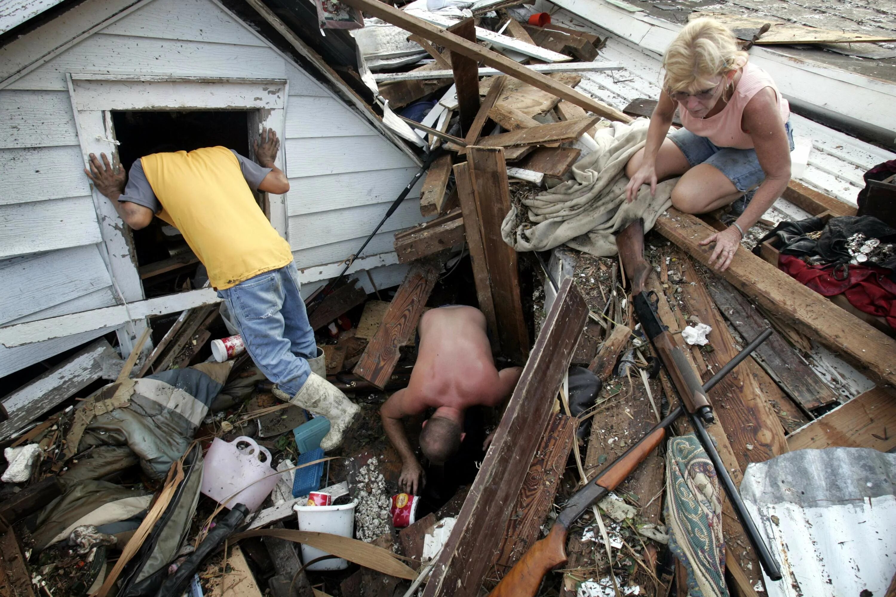 Сколько погибших при наводнении. Ураган Катрина 2005 новый Орлеан. Новый Орлеан Катрина в 2005. 2005 Год. Ураган "Катрина" в США. 2005 Год: ураган Катрина.