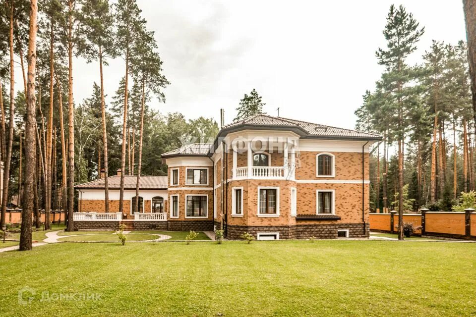 Купол 2009 снять коттедж. Вартемяки 1. Днт удача новосибирск. Коттеджи в новосибирске. Днт коттеджи.