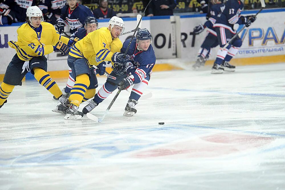 хоккей. носта южный урал. южный урал хоккейный клуб. южный урал орск. хоккей 2008 александров амур тигры.