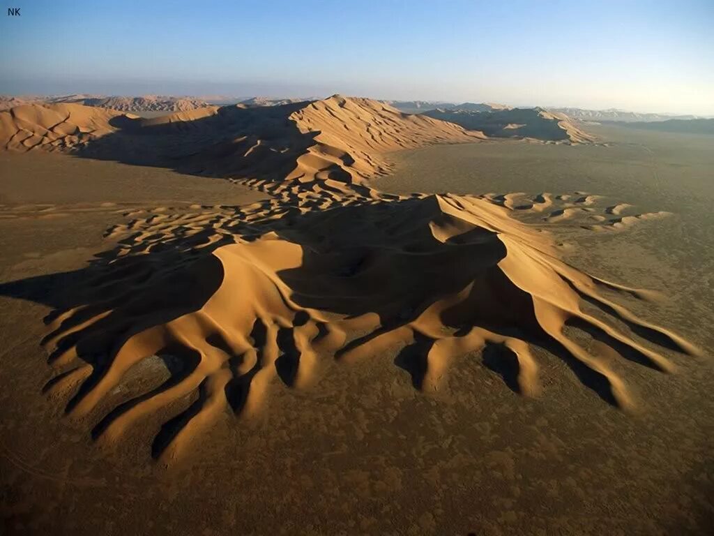 Самая крупная пустыня на земле. Барханы Оазис Саудовская Аравия. Пустыня руб-Эль-Хали. Дюны руб-Эль-Хали. Песчаные дюны, руб-Эль Хали..