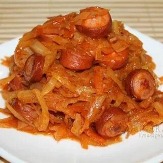 Вкусная тушеная капуста на сковороде с сосисками