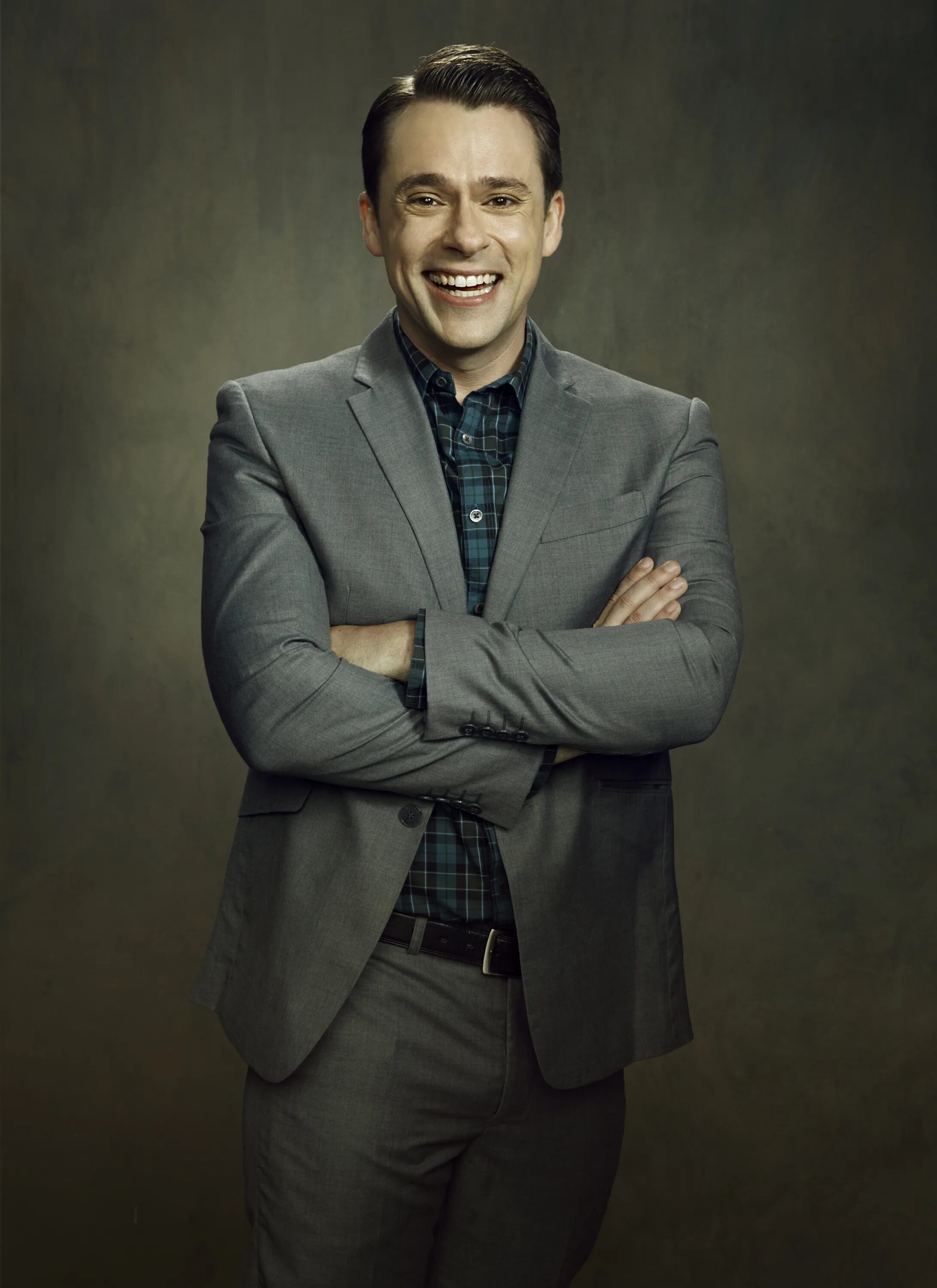 Брайан сэйфи 911. Брайан сафи. Персиваль ривердейл. Brian safi. Брайан сэйфи.