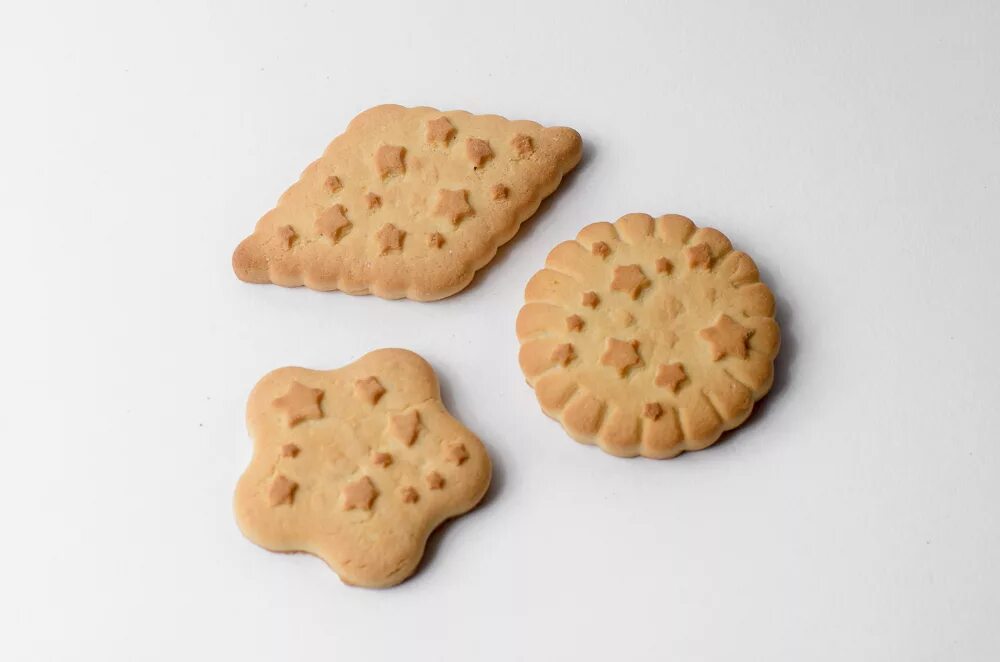 две печеньки. Soft cookies with chocolate. печенька. бисквитное печенье кико в белой глазури абрикос 1,2кг. печенье бисквитное кико глазированное со вкусом малина 1,2кг.