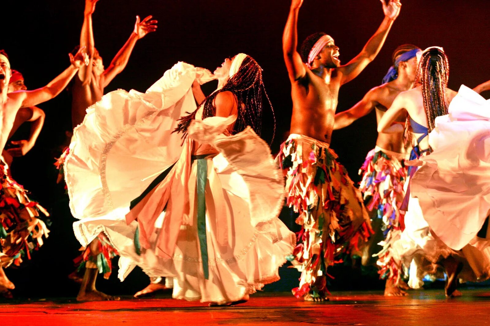 Артистический танец. Румба Куба Куба. Кубинская Хабанера. Кубинский танец Хабанера. Кубинские танцы сальса.
