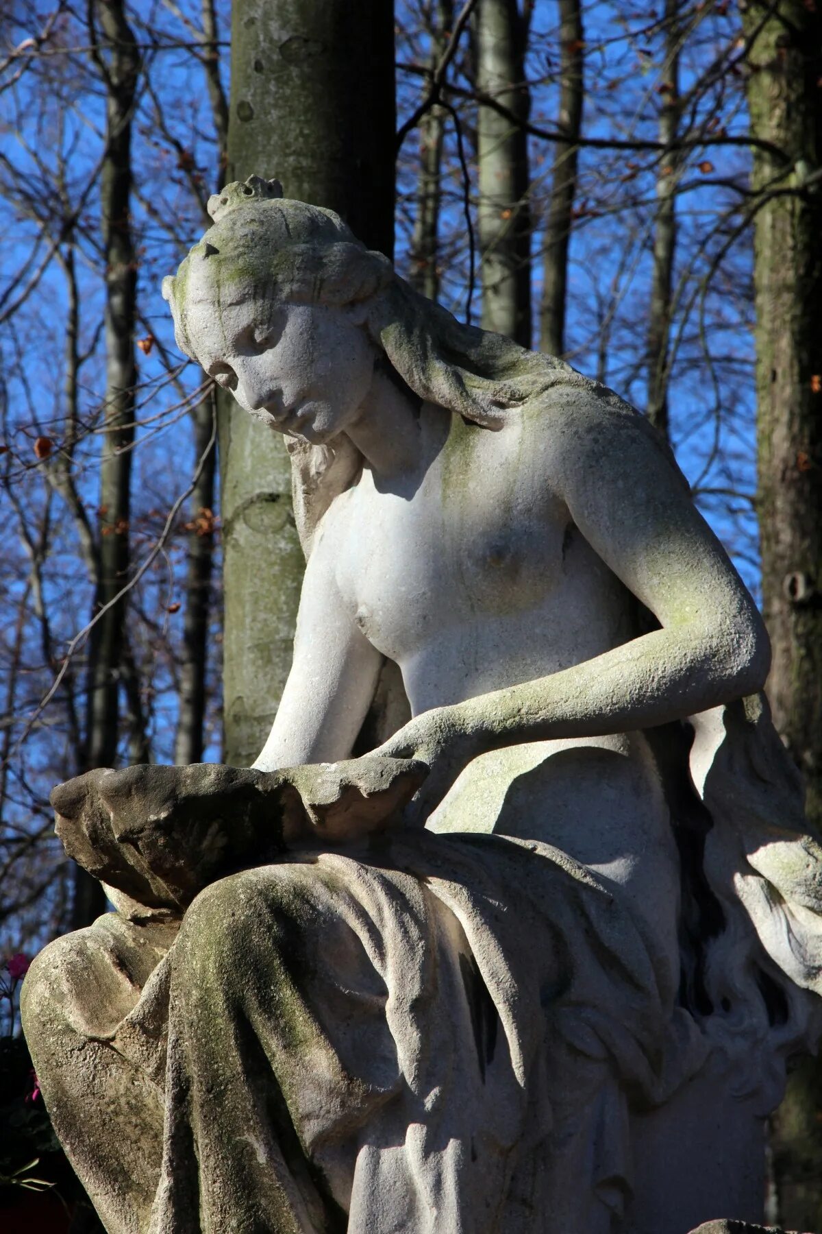 Stone woman. Каменные скульптуры. Памятник женщине. Красивые памятники. Скульптура женщины.