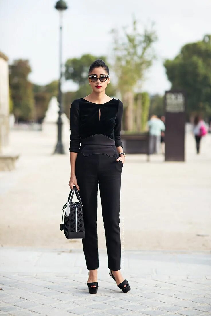 Тотал блэк стайл. Total black фотосессия. Стиль тотал блэк. Total black стиль. Тотал блэк 2022.
