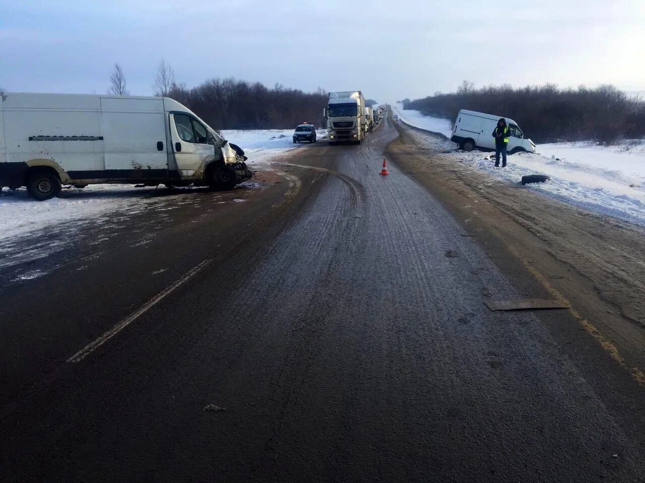 Машина на трассе. Трасса м5. М5 сызрань сейчас