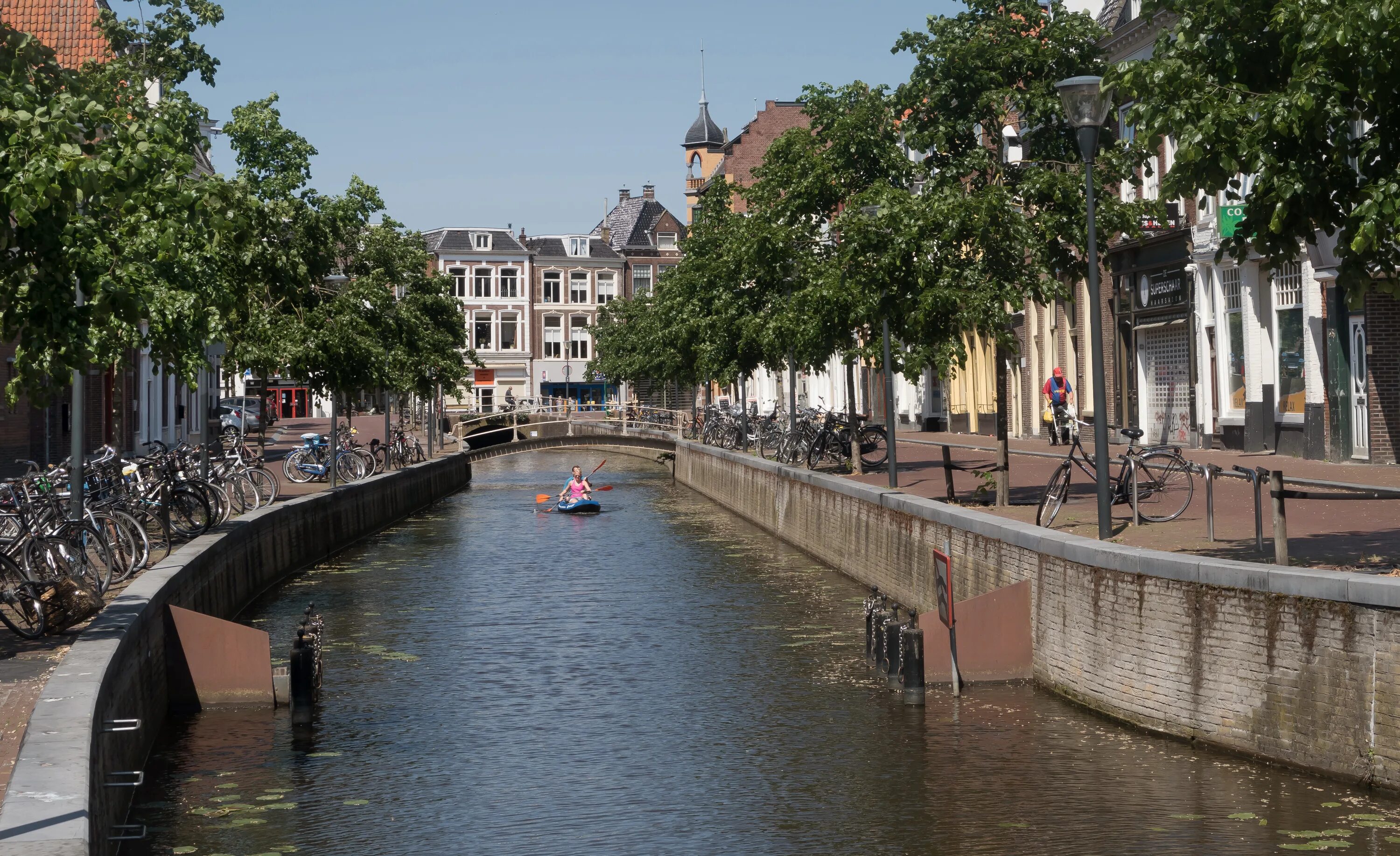 Амстердам. Leeuwarden город. Леуварден нидерланды. Фрисландия нидерланды. Леуварден.