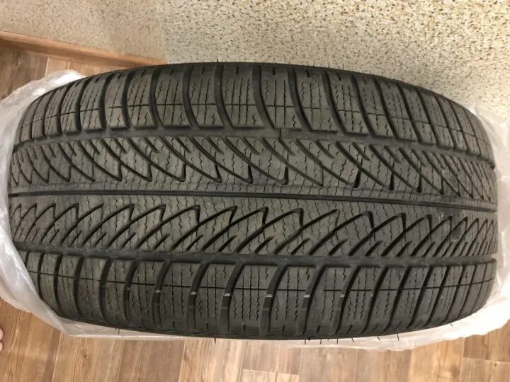 Резина goodyear ultragrip performance. Goodyear ULTRAGRIP 8 Performance. Автомобильная шина Goodyear Ultra Grip Performance 225/40 r18 92v зимняя.