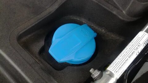 Работа крышки бачка