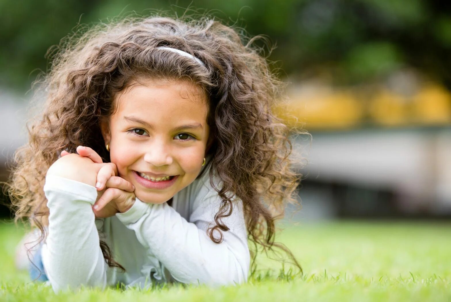 Smiling child. Счастливый ребенок. Счастливая девочка. Радостные дети. Радостная девочка.