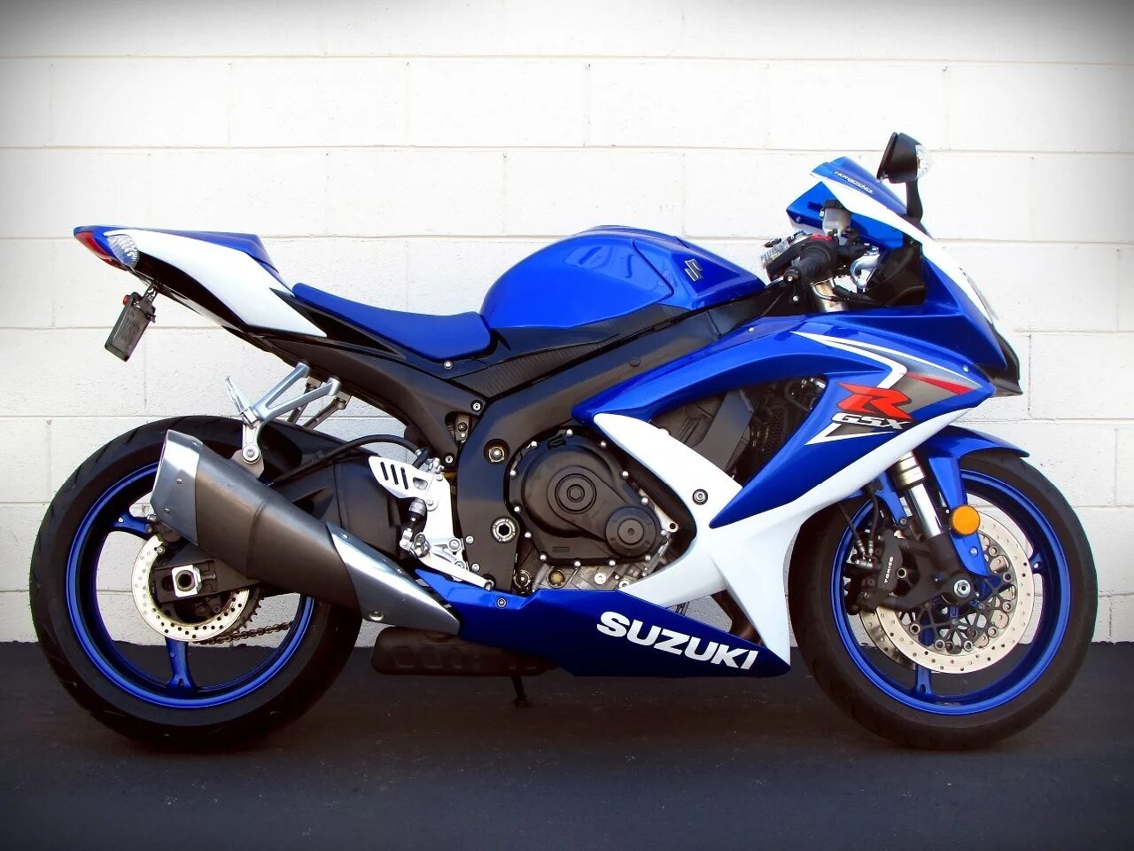 Suzuki GSXR 600. Suzuki GSR 600. Suzuki GSXR 600 k9. Мотоцикл джиксер 600.