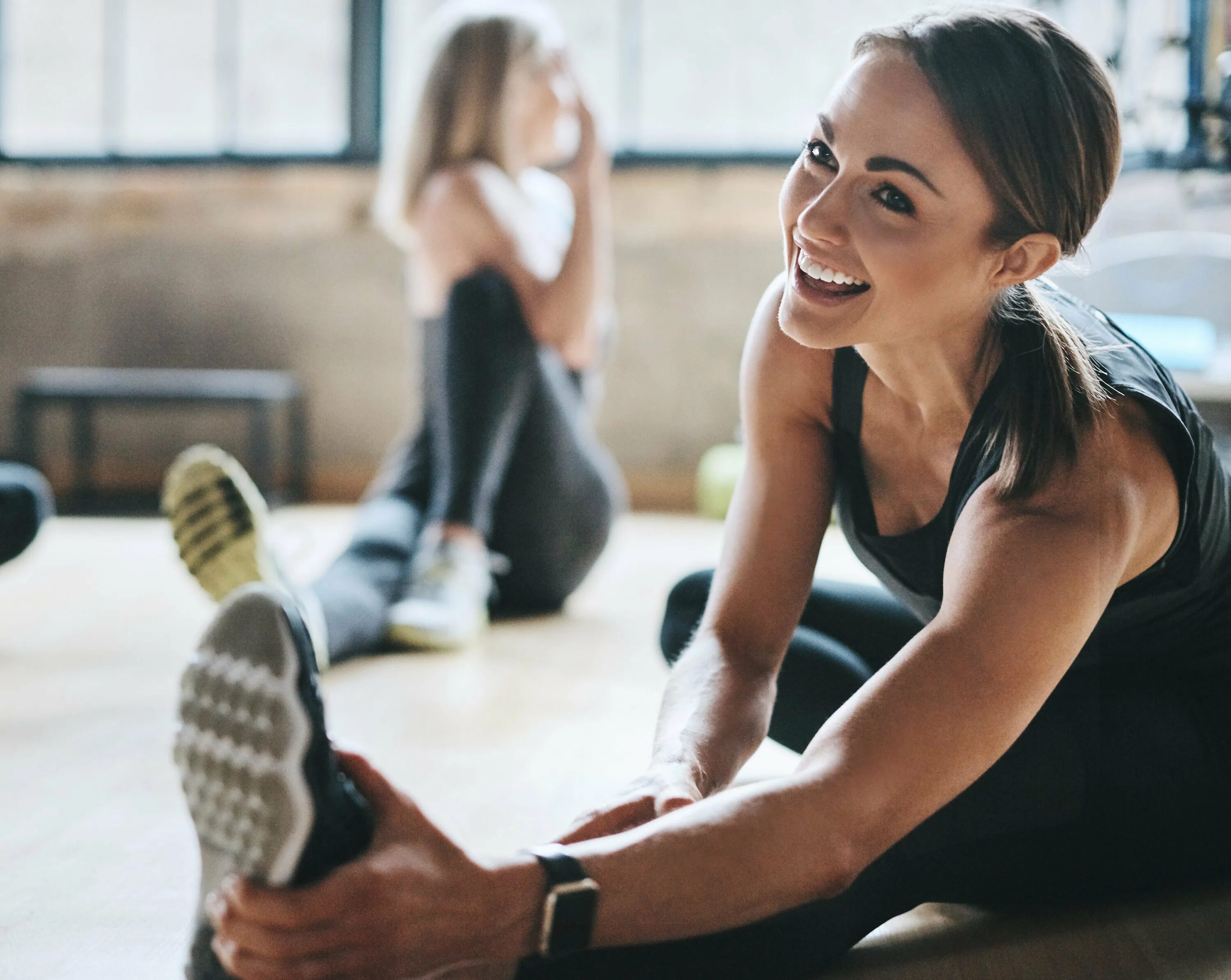 Фитнес тренировка. During training. During training. Девушка занимается в зале. Кристина персональный тренер москва.