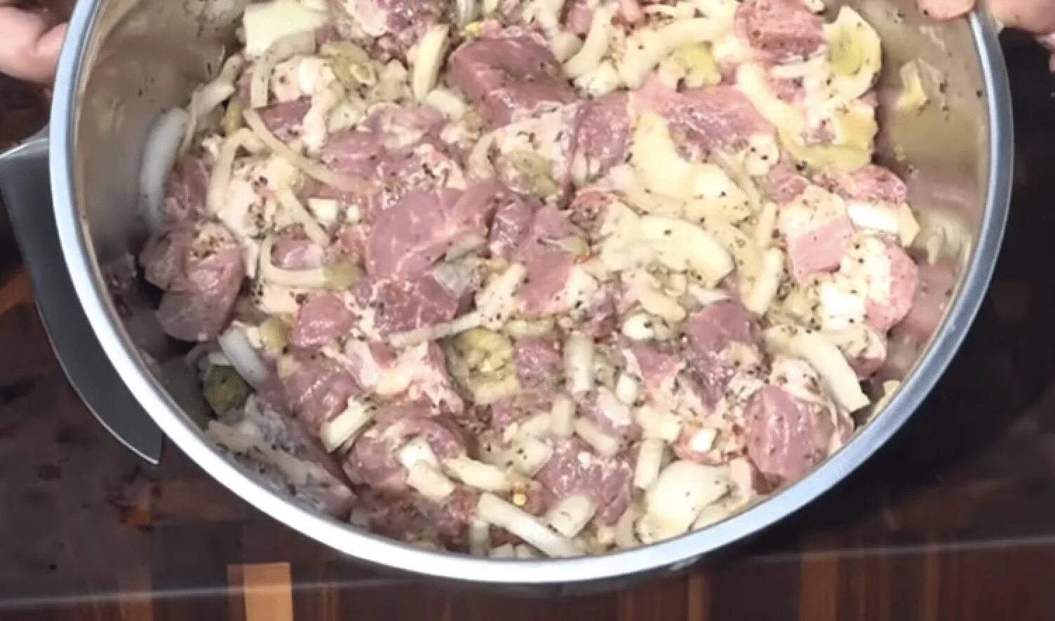 Маринад с киви. Мясо с киви маринад. маринад для шашлыка из киви. мясо маринованное в киви. нежный шашлык в маринаде из киви..