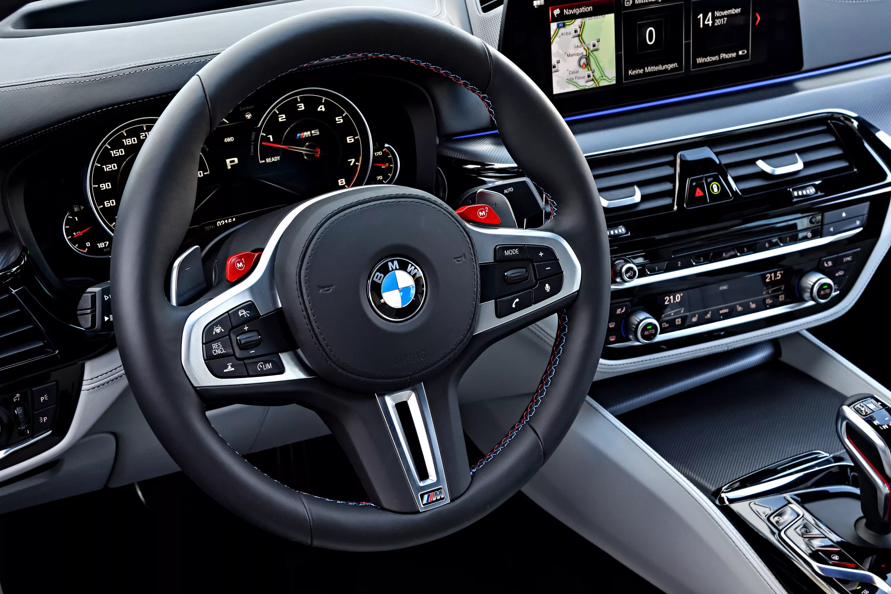 Руль bmw m. Руль БМВ м5 ф90. BMW m5 f90. Руль BMW m5 f90. Панель БМВ м5 ф90.