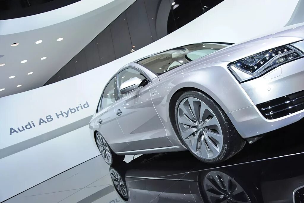 Bmw i8 revell. Hybrid 8. бмв гибрид i8. Audi a8l 2012. 2010 audi a8 hybrid.