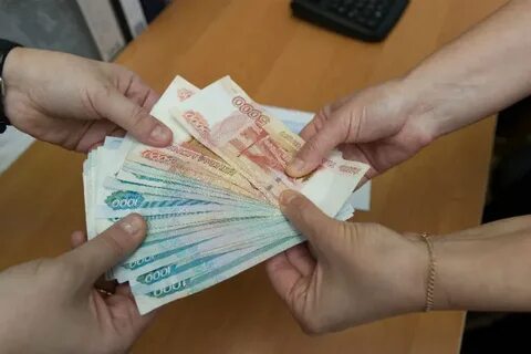 Около восьмисот рублей