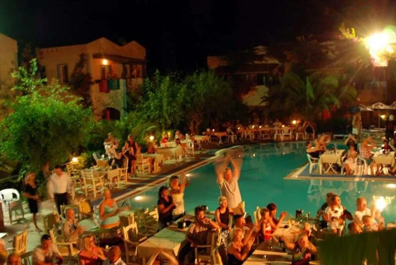 Club summer garden. Саммер гарден турция. club summer garden алания. summer garden конаклы. summer garden турция клуб.