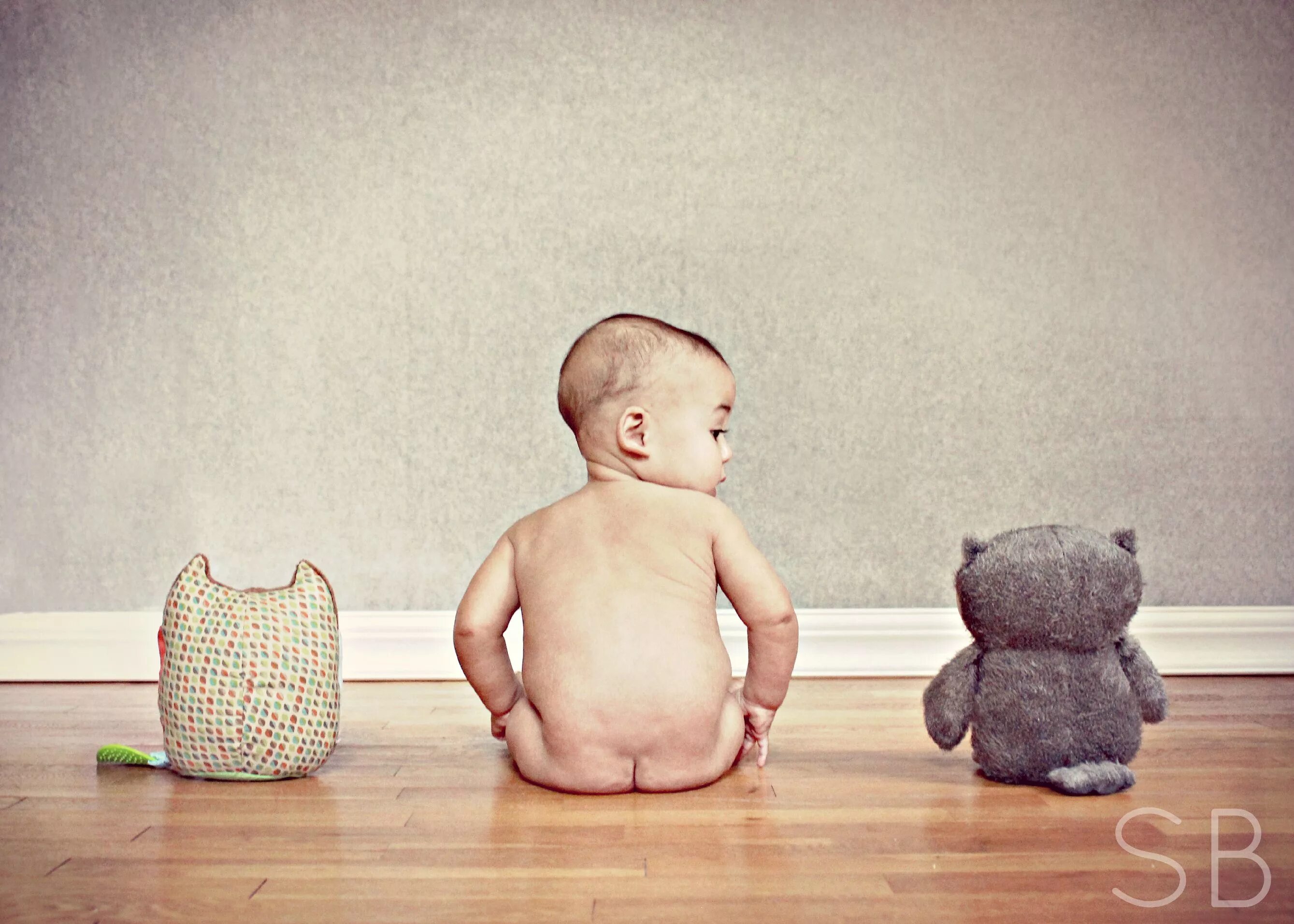 6 месяцев ребенку. 6 месяцев ребенку. Полугодовалый ребенок. 5 месяцев ребенку. Ребенок ползает.