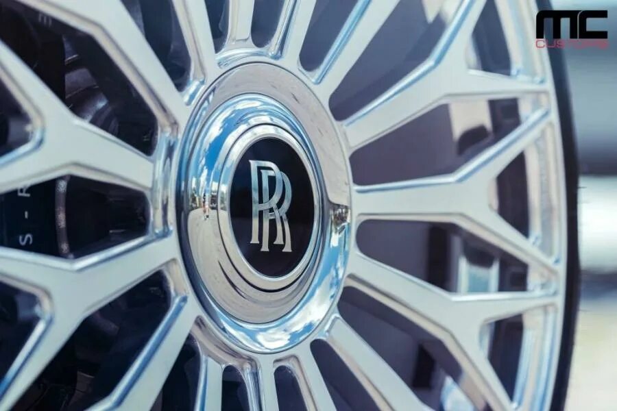 Колесо rolls. Диски Rolls Royce g30. Rolls Royce колесо. Rolls Royce оригинал диски. Диски Rolls Royce Cobalt.